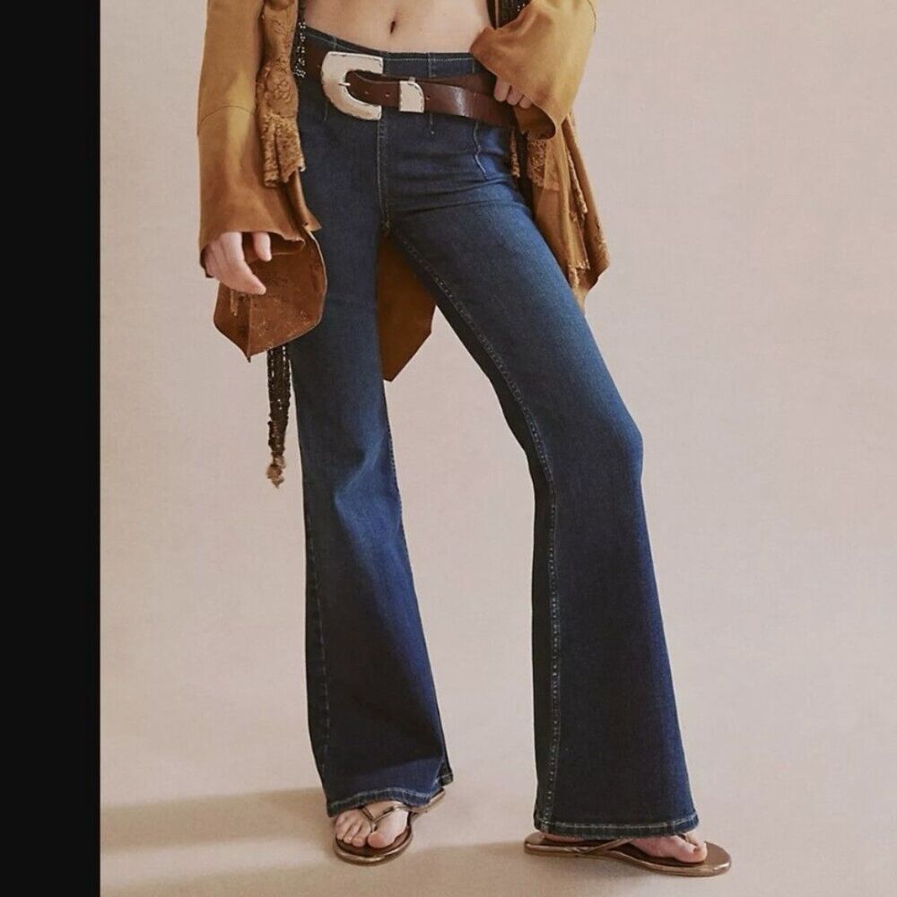 We The Free People Kiera Pull On Flare Jeans sz 30 Dark Blue Wash Boho Hippie